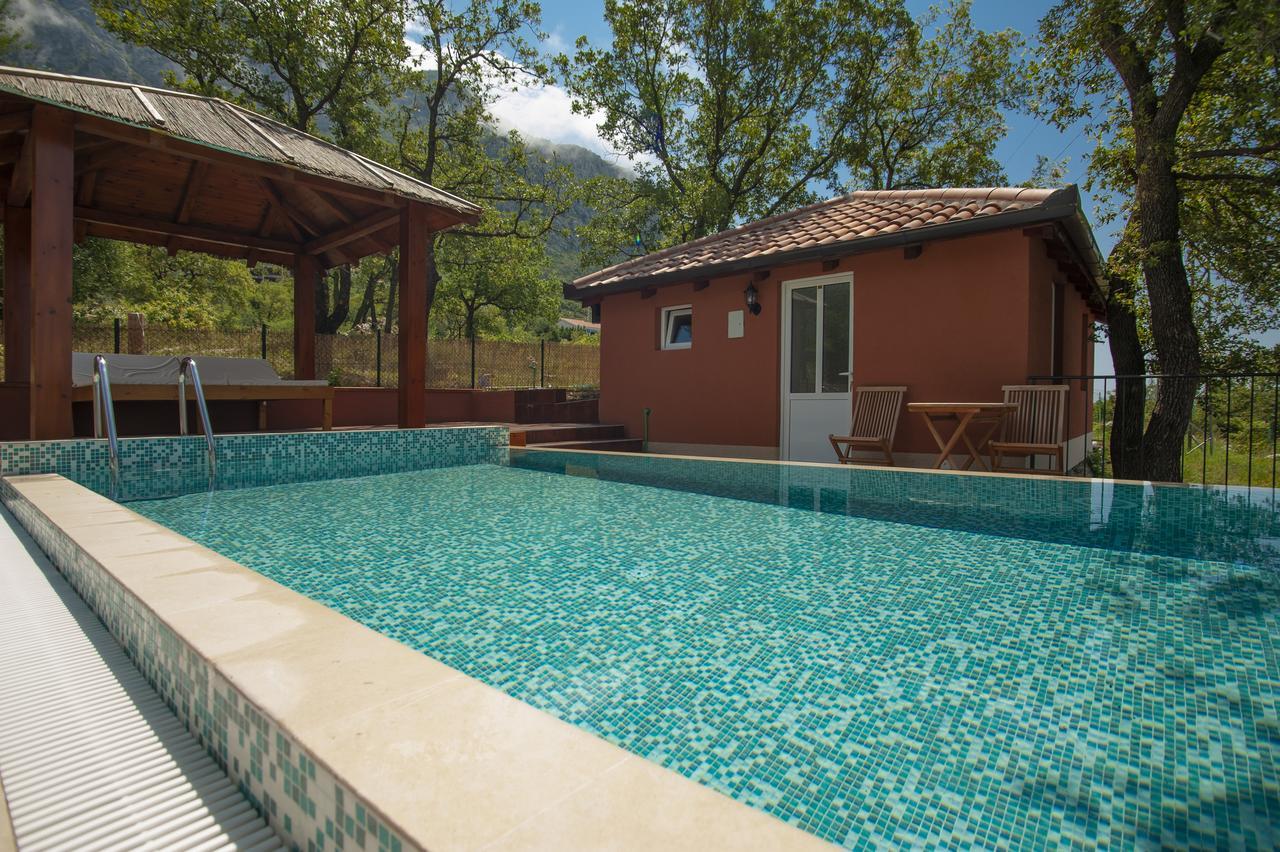 Harmonia Bungalows & Pool Sveti Stefan Esterno foto
